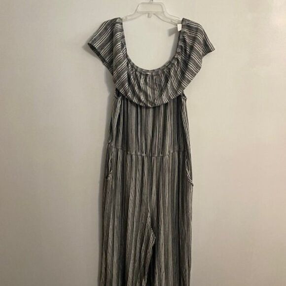 Xhililaration Grey/Black/White jumpsuit, size 1X - Picture 1 of 3